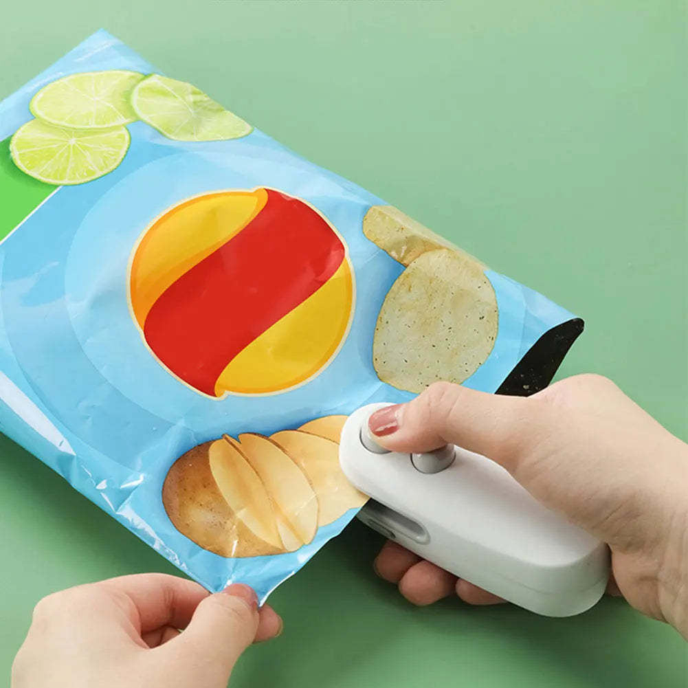 Vacuum Food Sealer USB Rechargeable Handheld Bag Sealing Machine Portable Food Sealer Kitchen Gadget USB Charging