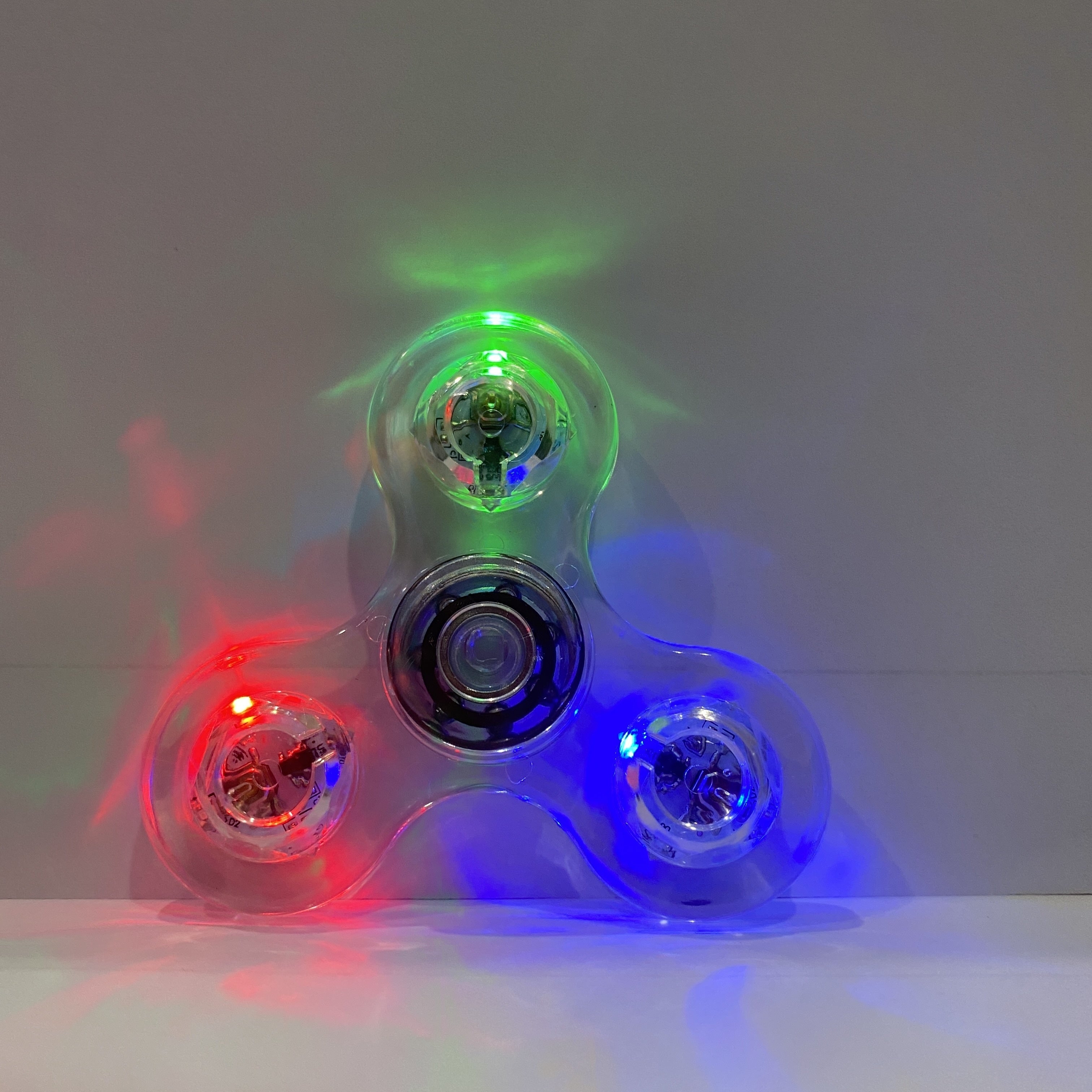 [Popular Choice] Multi-Color LED Crystal Fidget Spinner - Glow-in-the-Dark, 4-Gear Adjustable Relax Gyroscope with Durable PC Material, Quiet Operation for Youngsters and Adults, Fidget Spinners for Adults